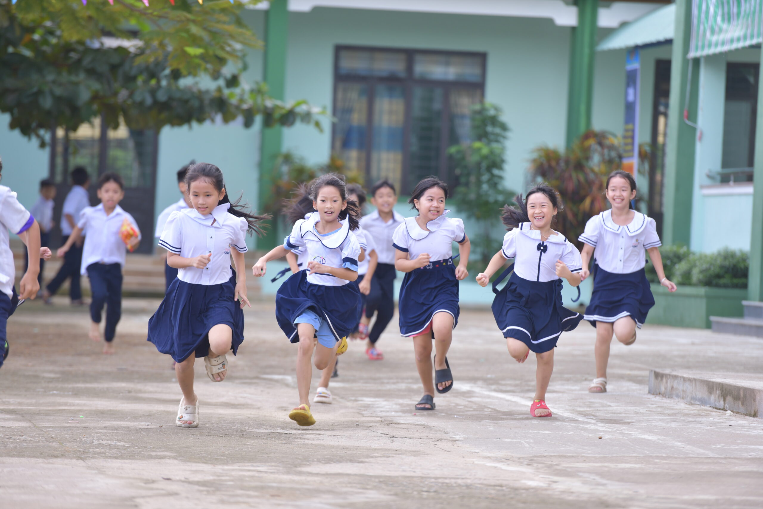 Giáo dục Việt Nam – Nguồn lực bao nhiêu cho đủ? | Tại sao? Tôi muốn sống như vậy!